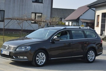 2.0D 2014r/ Navi/ Panorama/ Skóra/ 2 KPL Opon/ Sprowadzony