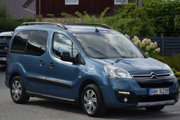 1.6HDI Navi Kamera 6 Biegów 2 KPL KÓŁ 5 Osobowy Sprowadzony